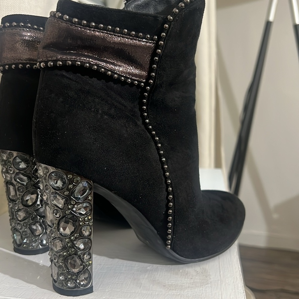 Nancy Li Suede Crystal Heel Booties – Size 10 - Picture 2 of 9